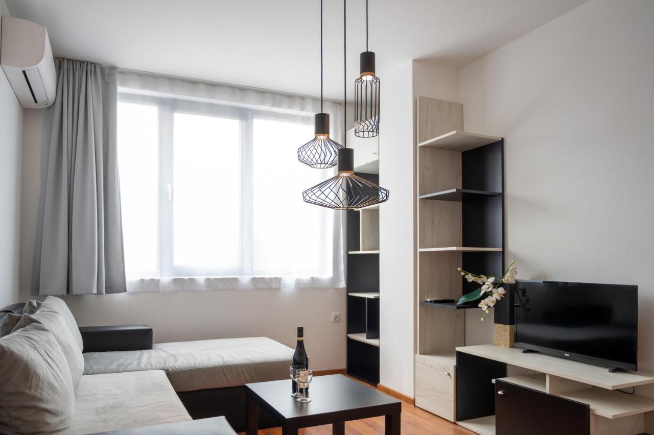 Sunny 1Bdr Apartment Near Center 索菲亞 外观 照片