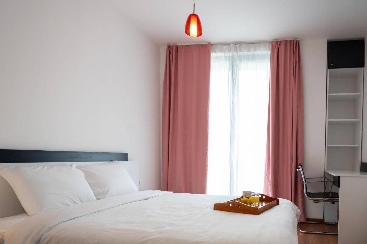 Sunny 1Bdr Apartment Near Center 索菲亞 外观 照片