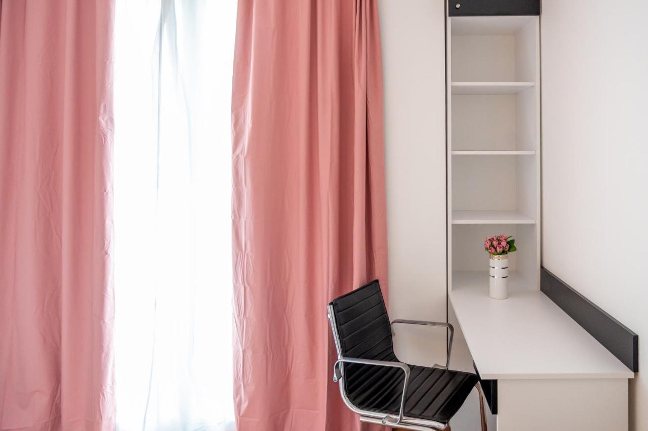 Sunny 1Bdr Apartment Near Center 索菲亞 外观 照片