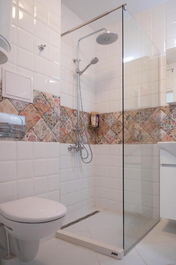 Sunny 1Bdr Apartment Near Center 索菲亞 外观 照片