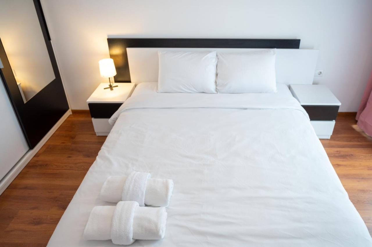 Sunny 1Bdr Apartment Near Center 索菲亞 外观 照片