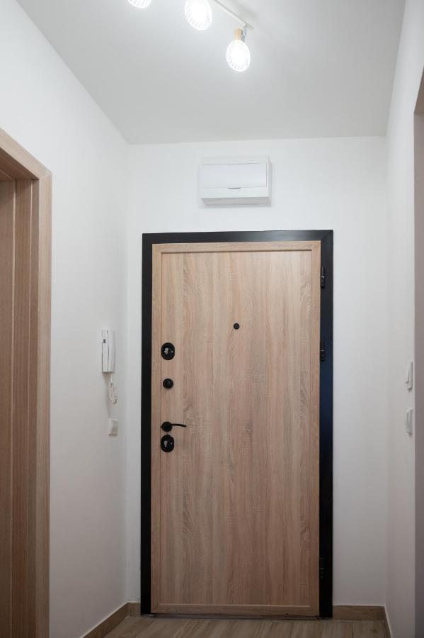Sunny 1Bdr Apartment Near Center 索菲亞 外观 照片